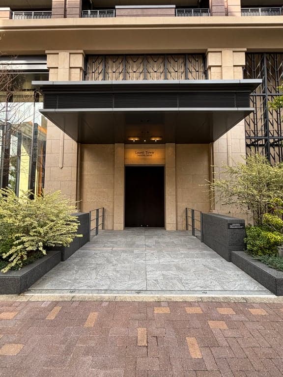 ローレルタワー名古屋栄の外観