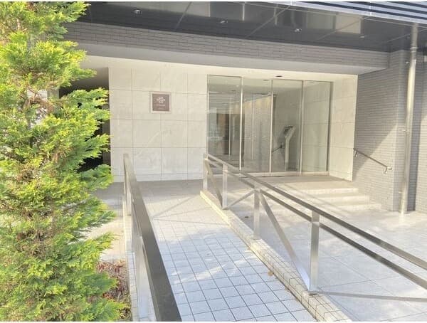 ファミリアーレ神宮東第2の写真