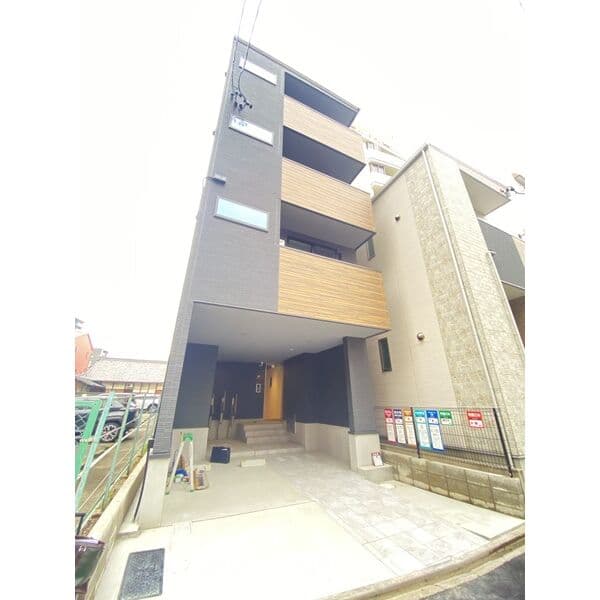 アヴァンセ栄の外観